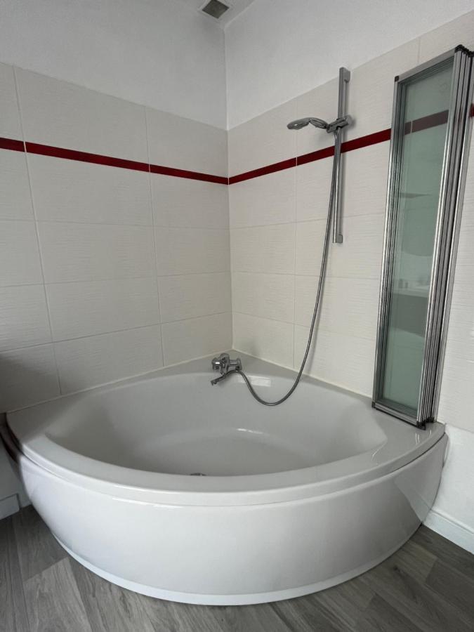 Vivez Au Coeur Historique - St Francois - Grand Appartement Confortable لو هافر المظهر الخارجي الصورة